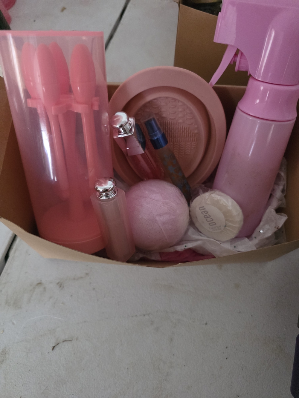 Pink Women’s Makeup Accessory Set - Assorted Pink Shades